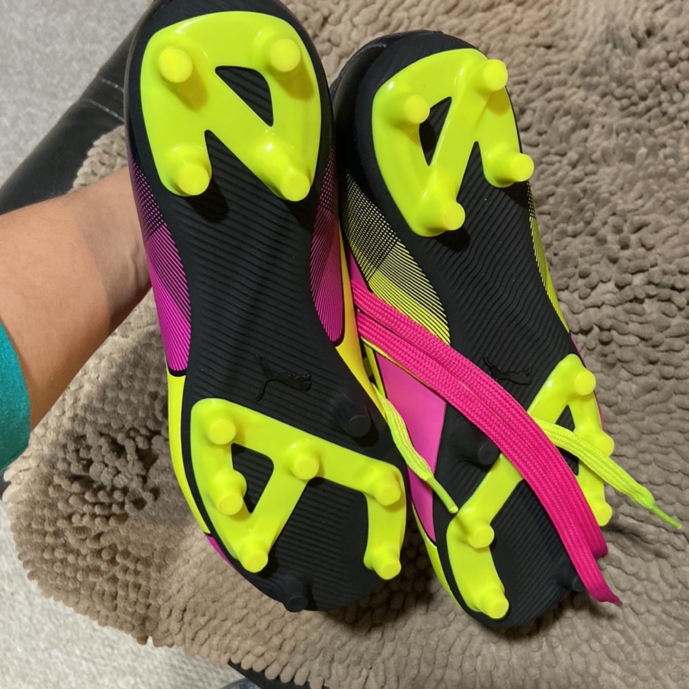 Puma Shoes - Picture 3 of 4